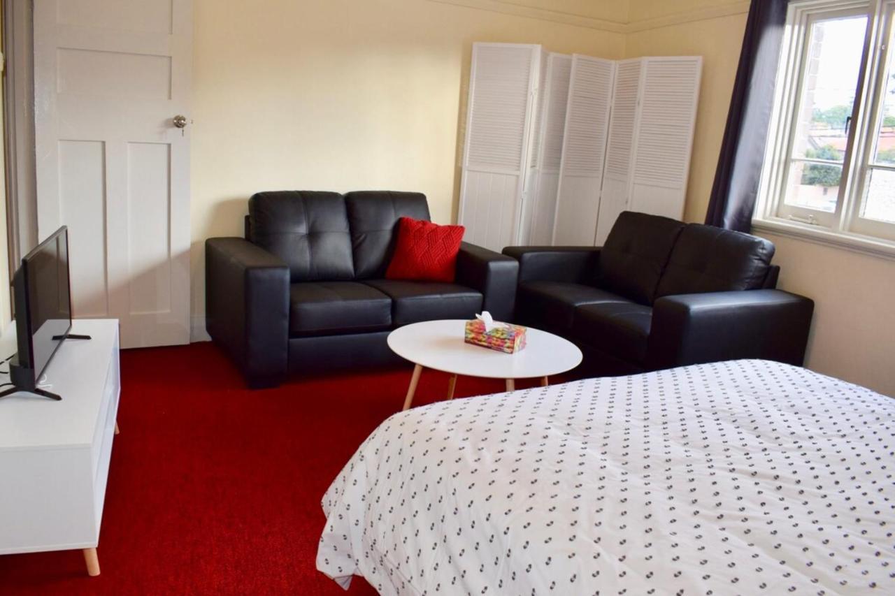Comfortable 3 Bedroom Apartment In Trendy Haberfield Sydney Exterior foto