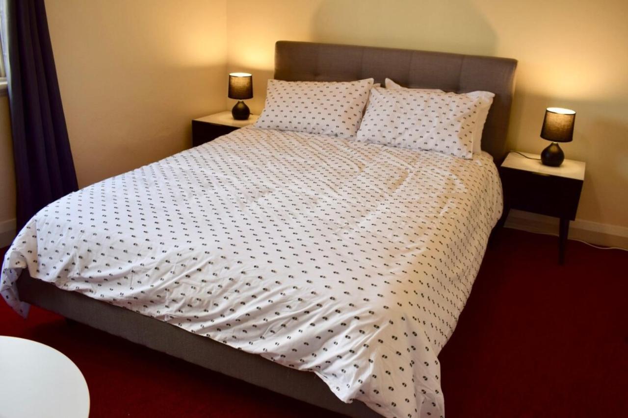 Comfortable 3 Bedroom Apartment In Trendy Haberfield Sydney Exterior foto