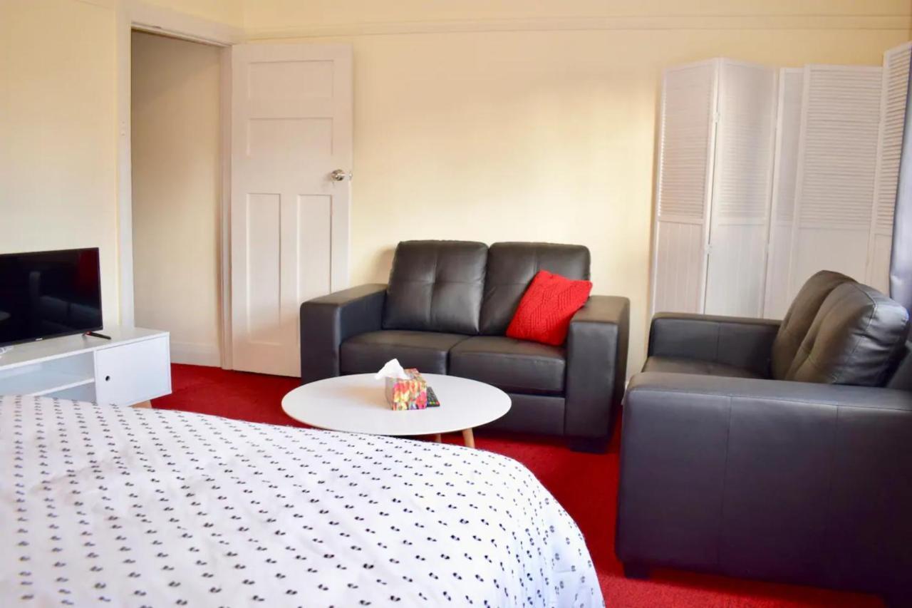 Comfortable 3 Bedroom Apartment In Trendy Haberfield Sydney Exterior foto